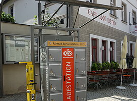 Stromtreter und Fahrradservicestation