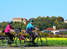 Radfahrer auf dem Radschmetterling unterwegs